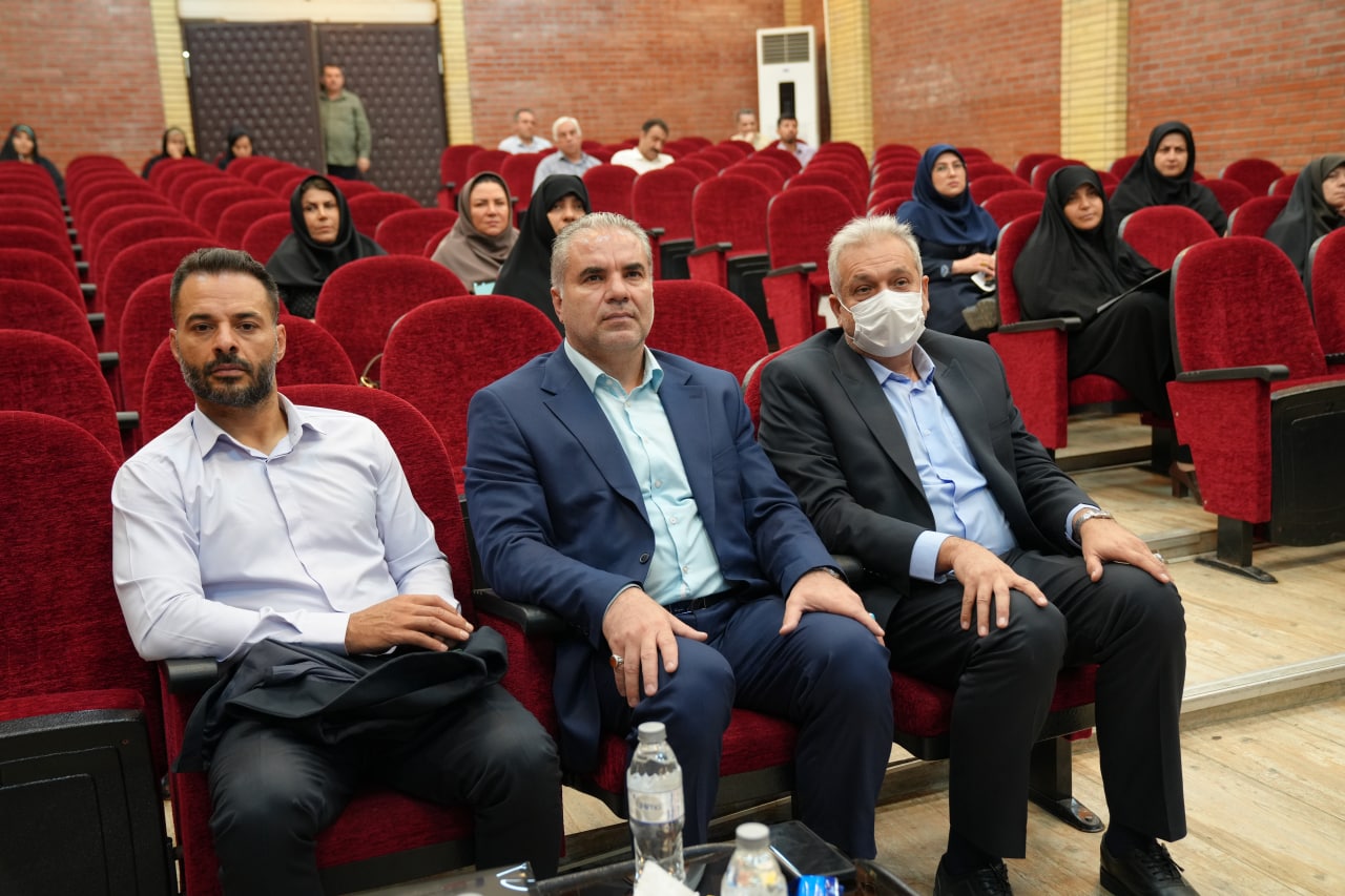 برگزاری جلسه هماهنگی سرویس‌های مدارس محمدشهر با حضور مدیران مدارس و مسئولان شهری