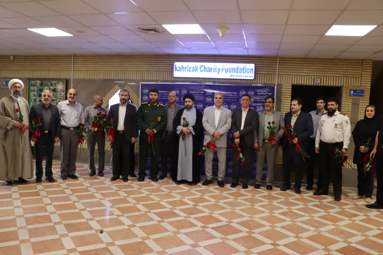 روز پرستار در محمدشهر؛ لبخند قدردانی بر چهره خادمان سلامت