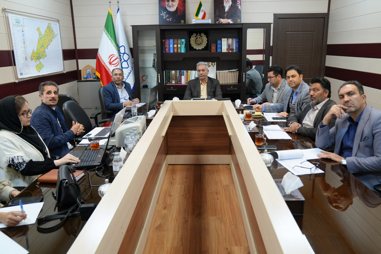 جلسه بررسی اسناد توسعه محلات هدف بازآفرینی محمدشهر با محوریت سه محله عباس آباد، شهرک الهیه و شهرک چمران.
