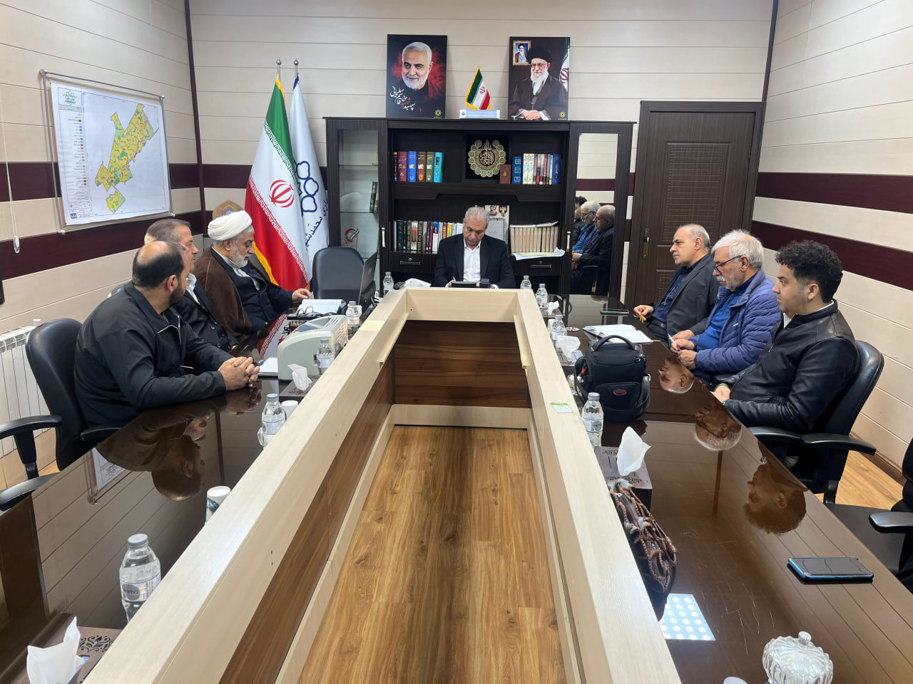 دیدار رئیس و اعضای ستاد نماز جمعه با شهردار محمدشهر با هدف توسعه همکاری‌های مشترک 