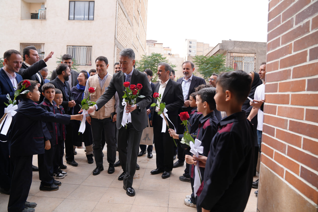 حضور سفیر ژاپن در ایران در دبستان پیامبر اعظم(ص) محمدشهر